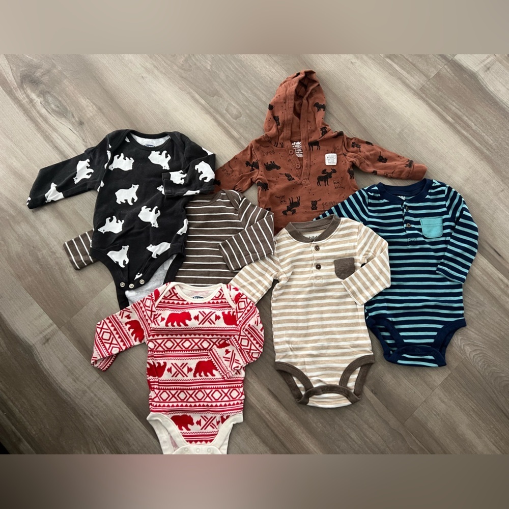 Bundle of 6 long sleeved onesies, 3-6 months, carters & old navy